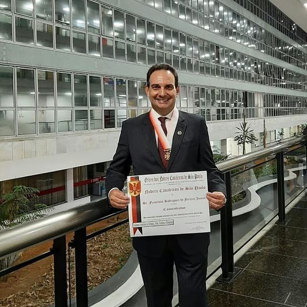 Francisco Freitas recebe reconhecimento da ALESP